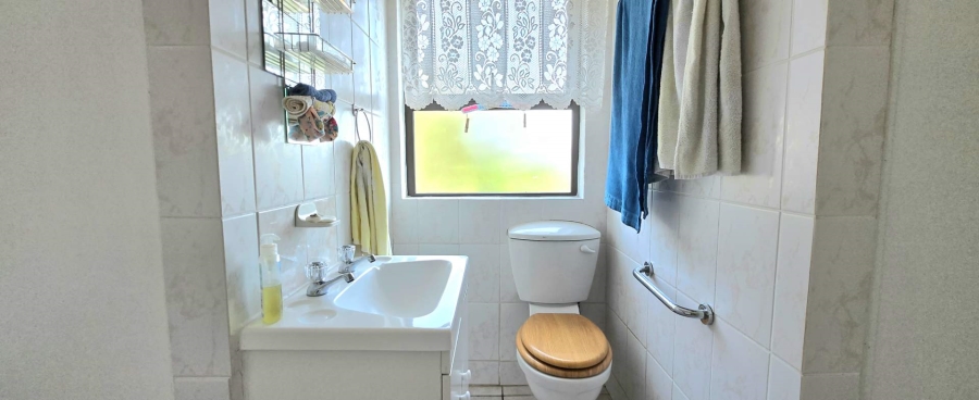 3 Bedroom Property for Sale in Kleinbaai Western Cape